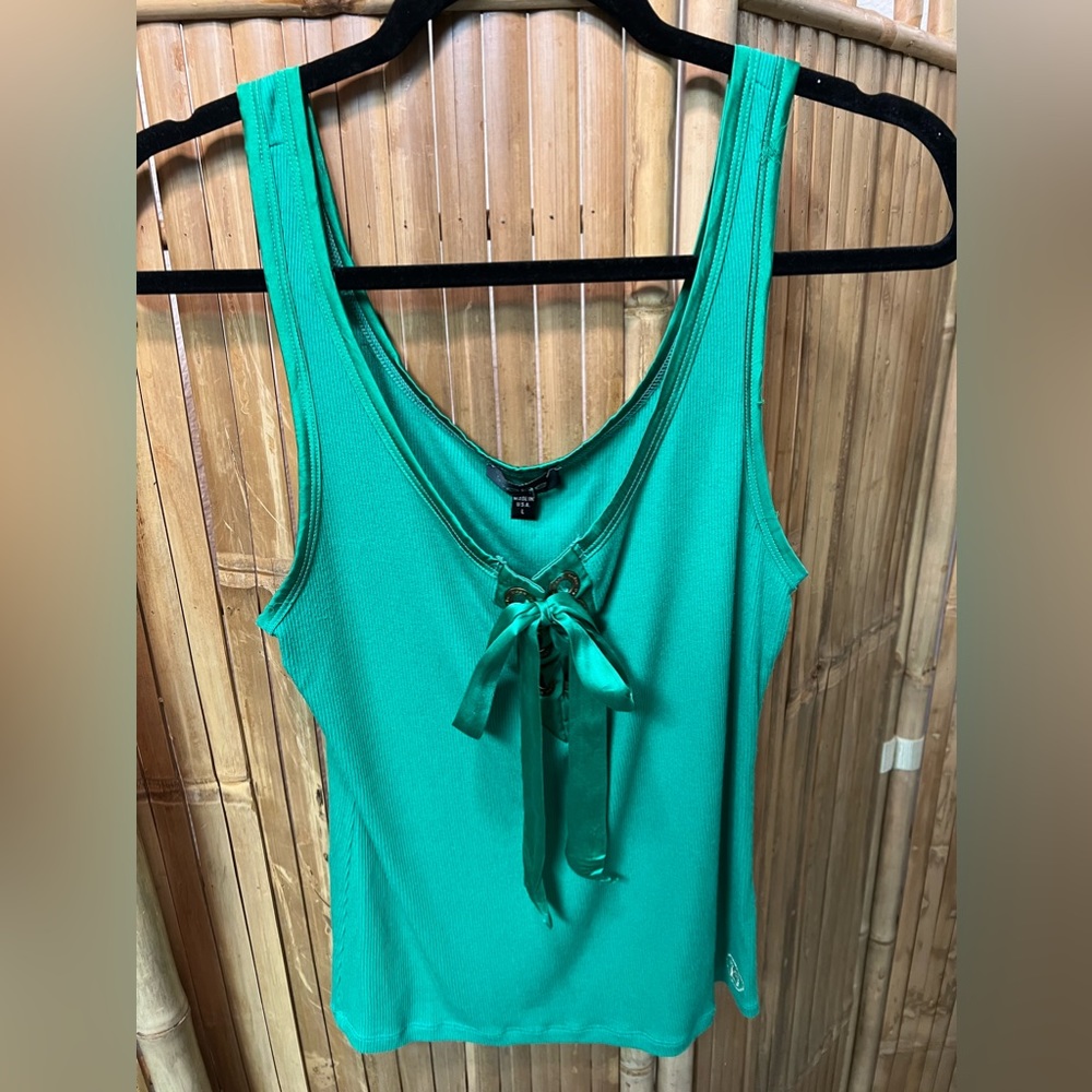 Tank top/ green. Bebe. Size L